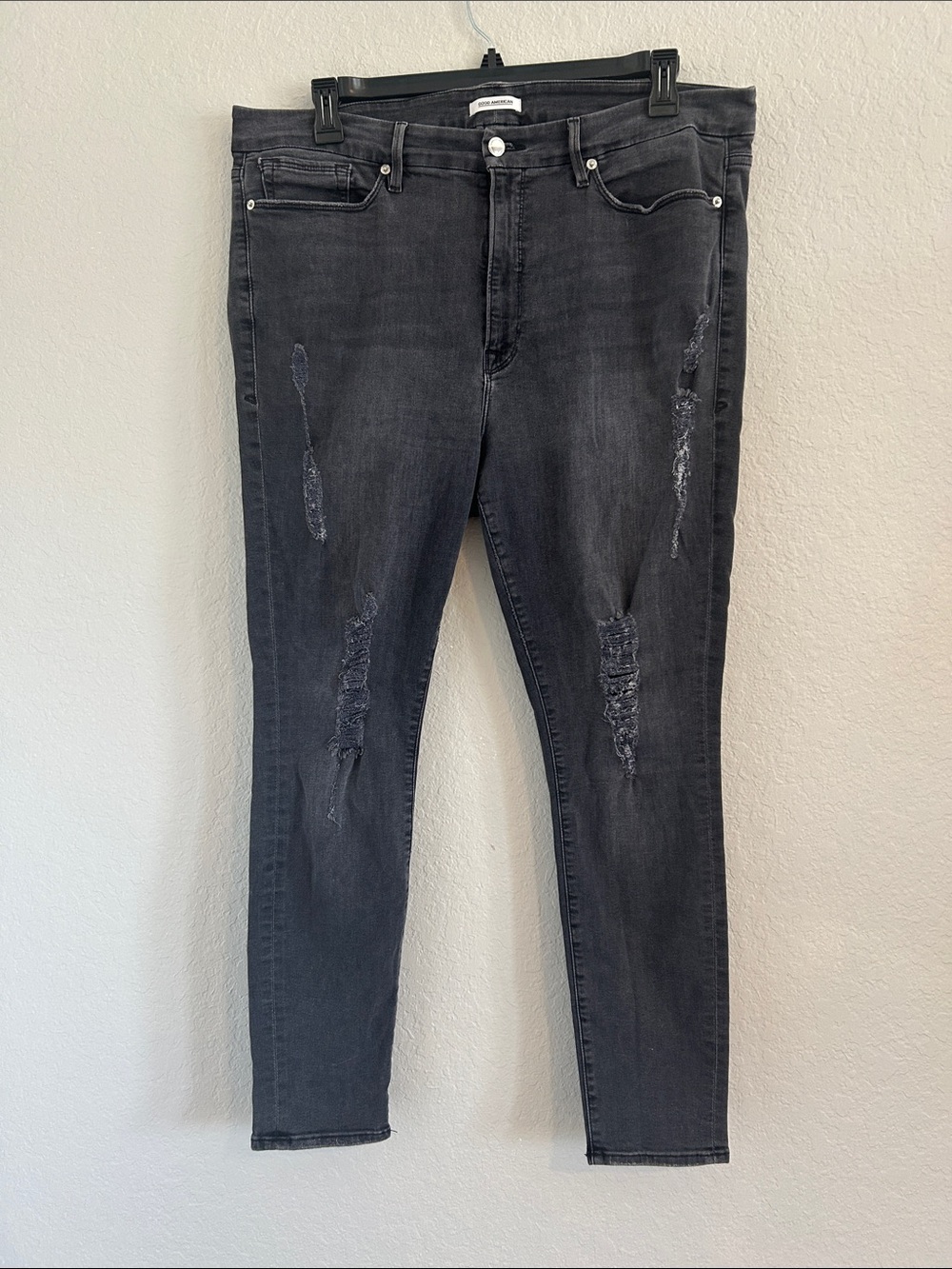 Good American Black Distressed Skinny Jeans